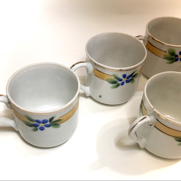 SOLD!❤️PORCELAIN DEMITASSE CUPS GOLD TRIM VINTAGE - Picture 8 of 11